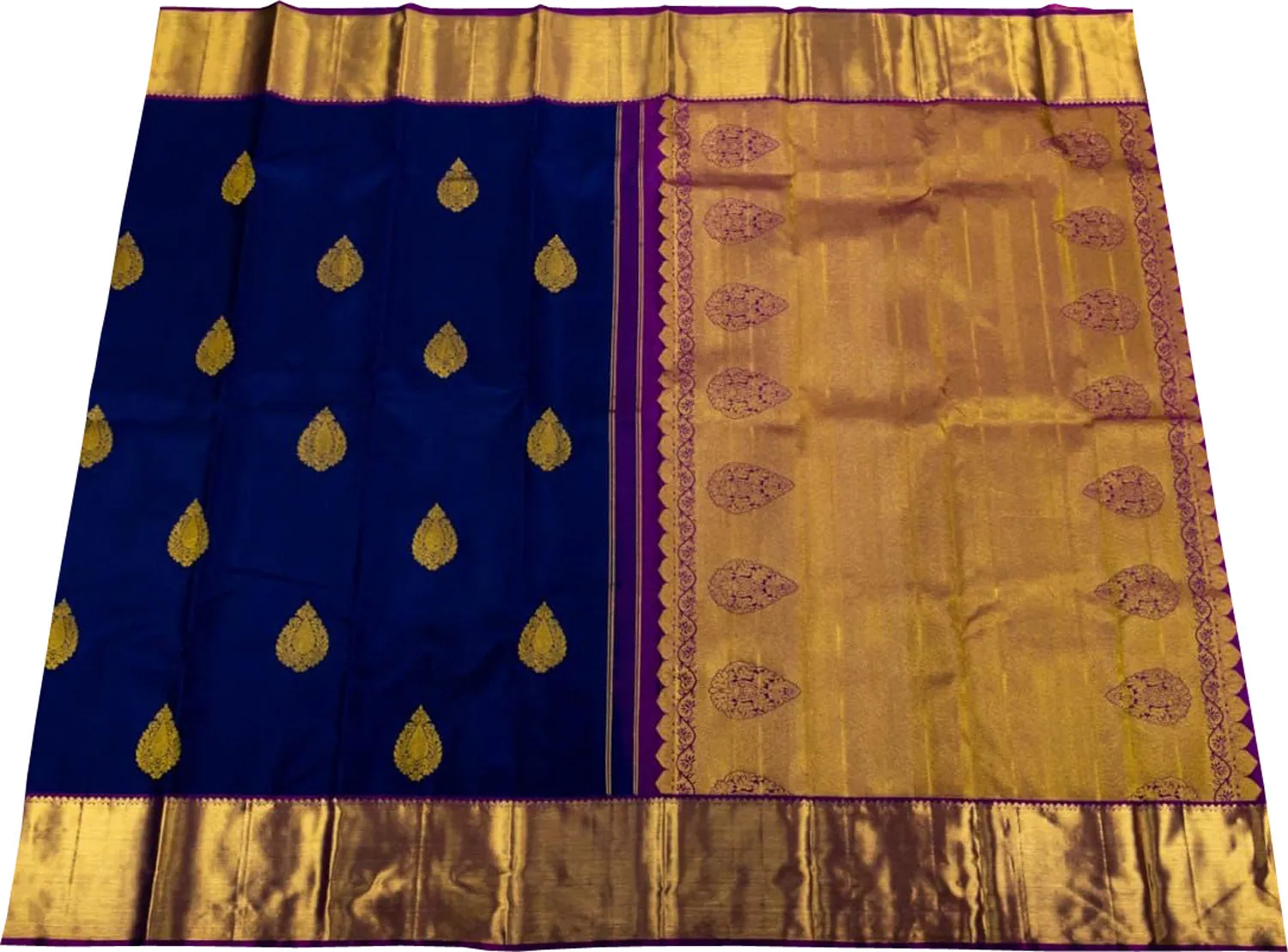 Elegant Blue Kanjiwaram Pure Silk Saree: Pure Luxury Woven