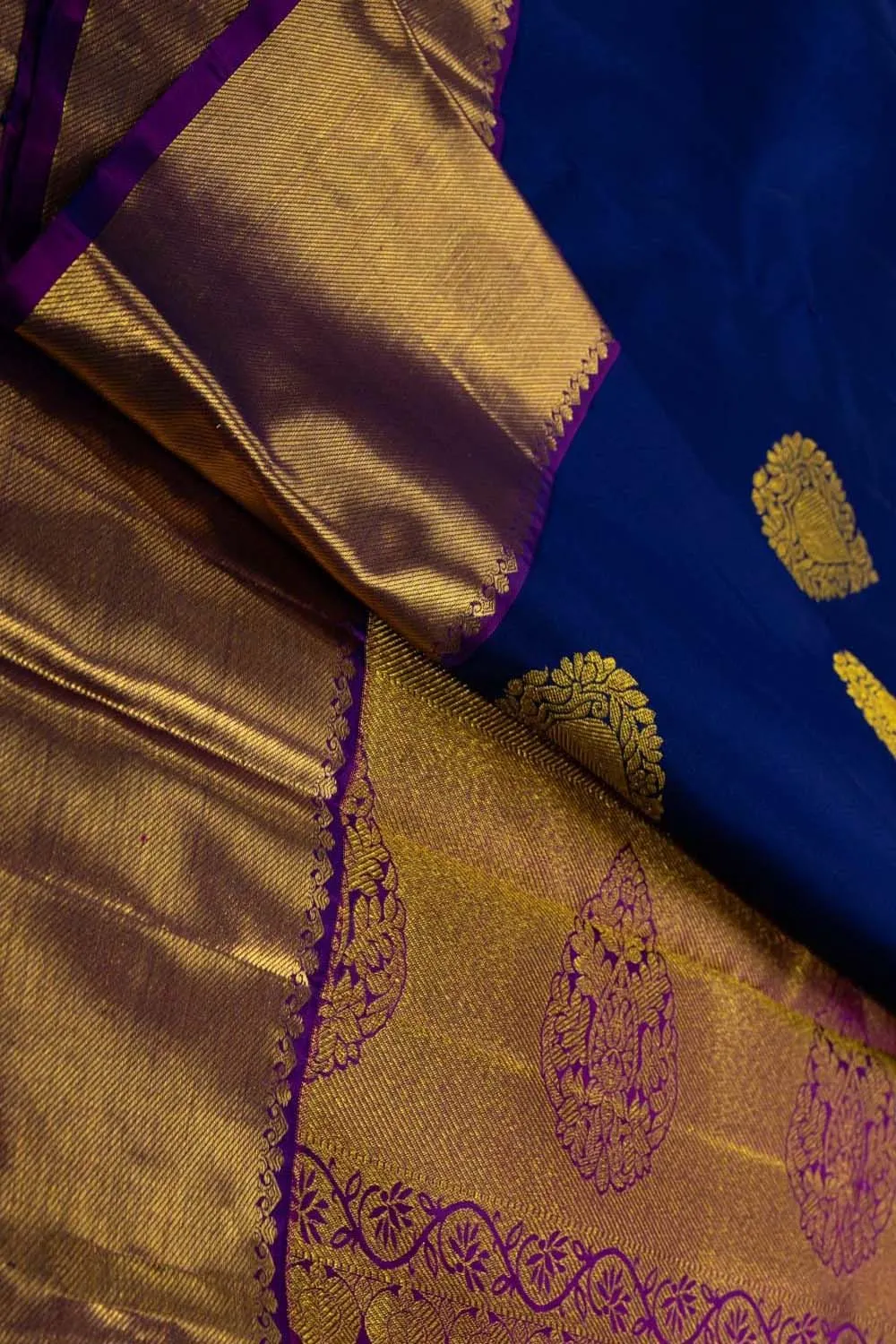 Elegant Blue Kanjiwaram Pure Silk Saree: Pure Luxury Woven